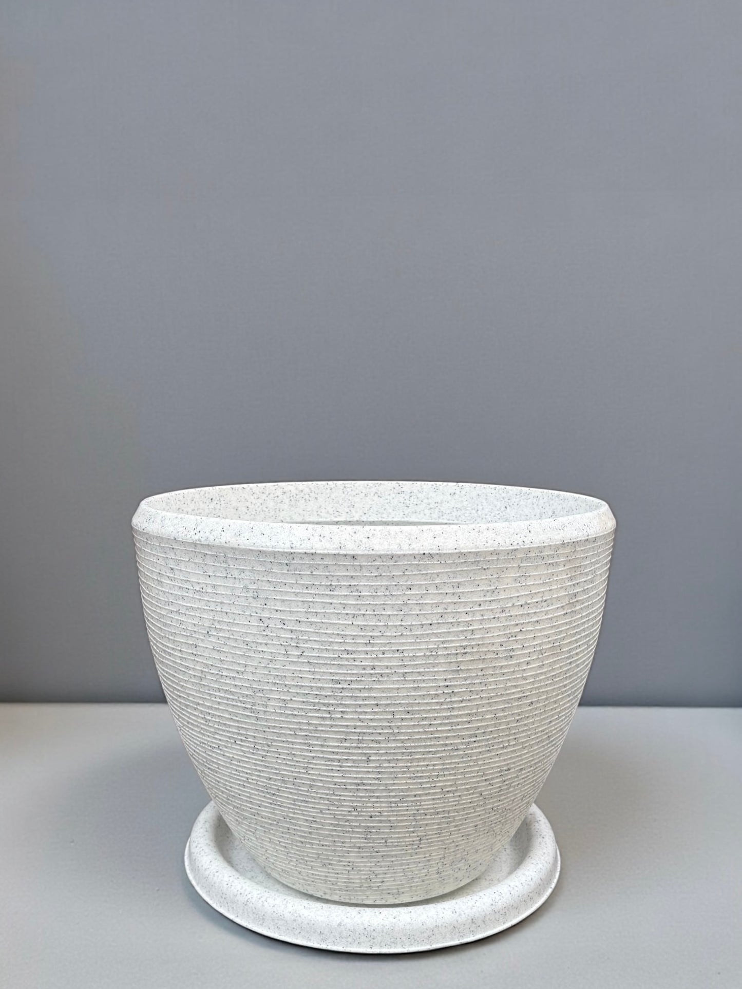 STELLAR 18" Roto Moulded Planter with Plate